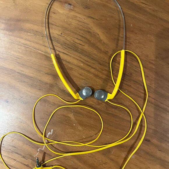 Sony Discman ESP CD Player SPORTS Yellow D-421SP - Picture 3 of 5